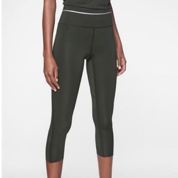 Athleta Sonic High-low Raw Hem Gray Reflective Capri Leggings - Picture 11 of 14